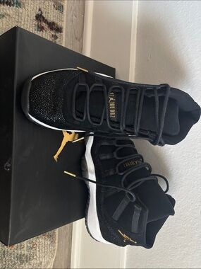 Jordan Women's Black and Gold Sparkle High-Top Sneakers